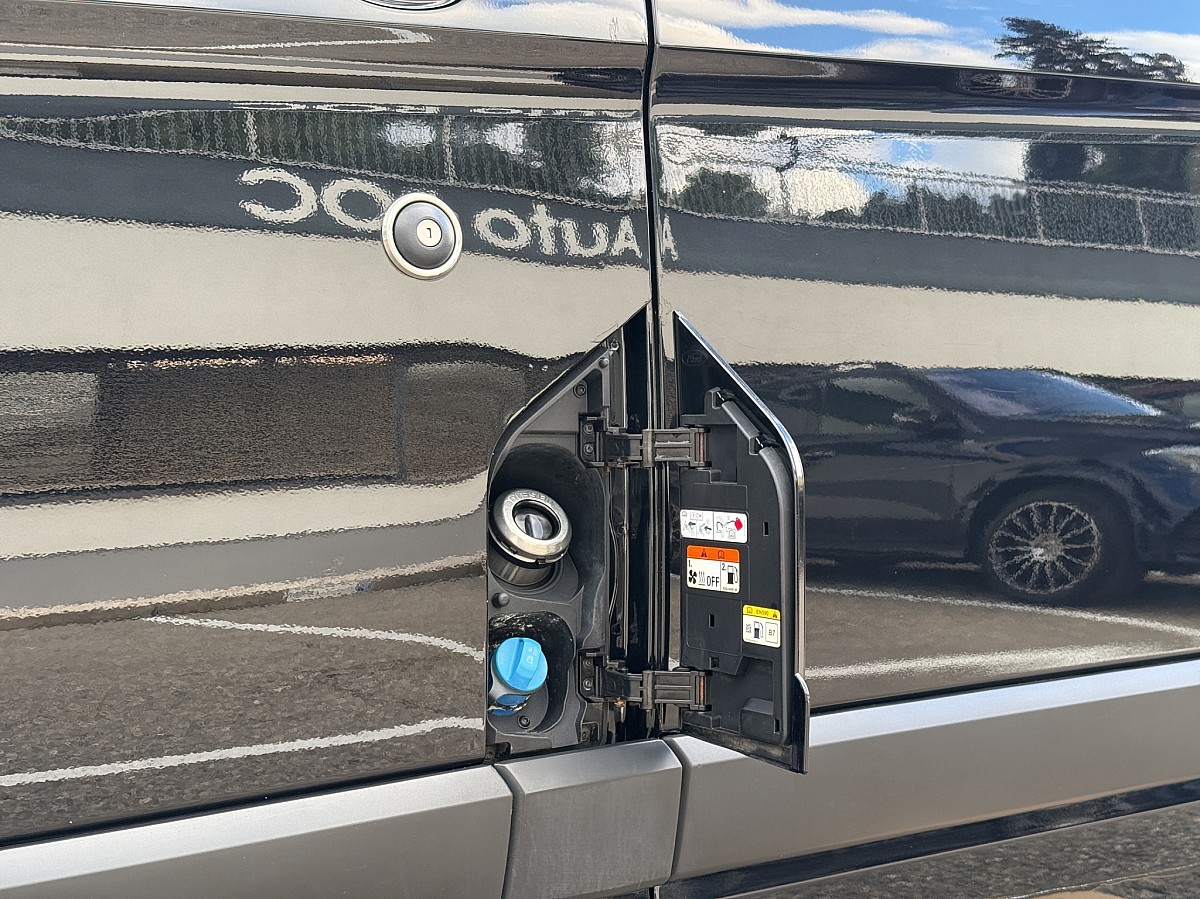 914525_1406653364499_slide bei Auto ROC in