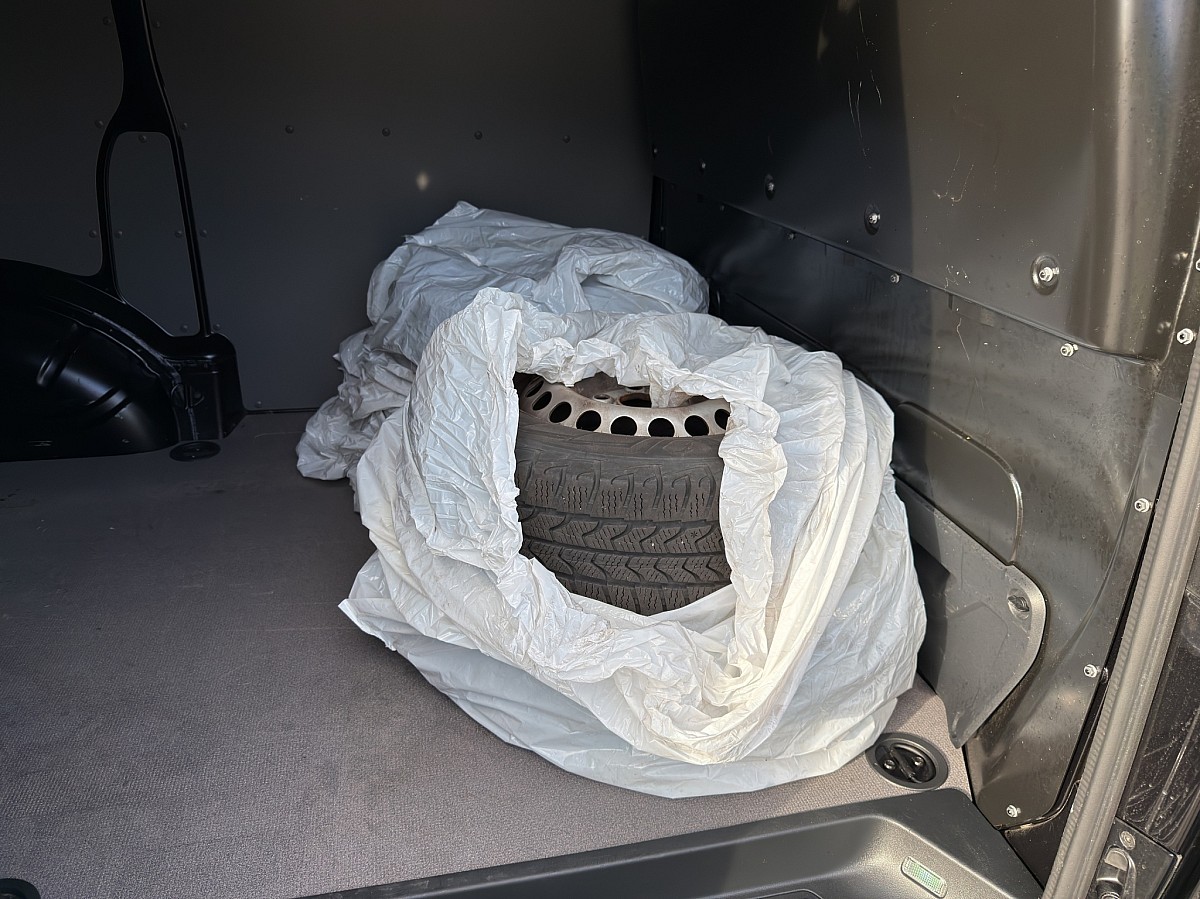 914528_1406653365324_slide bei Auto ROC in